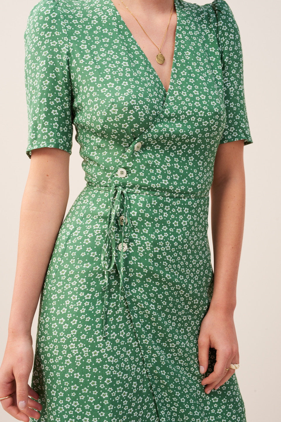 NoNothing | Fruity floral print V-neck wrapped mini tea dress