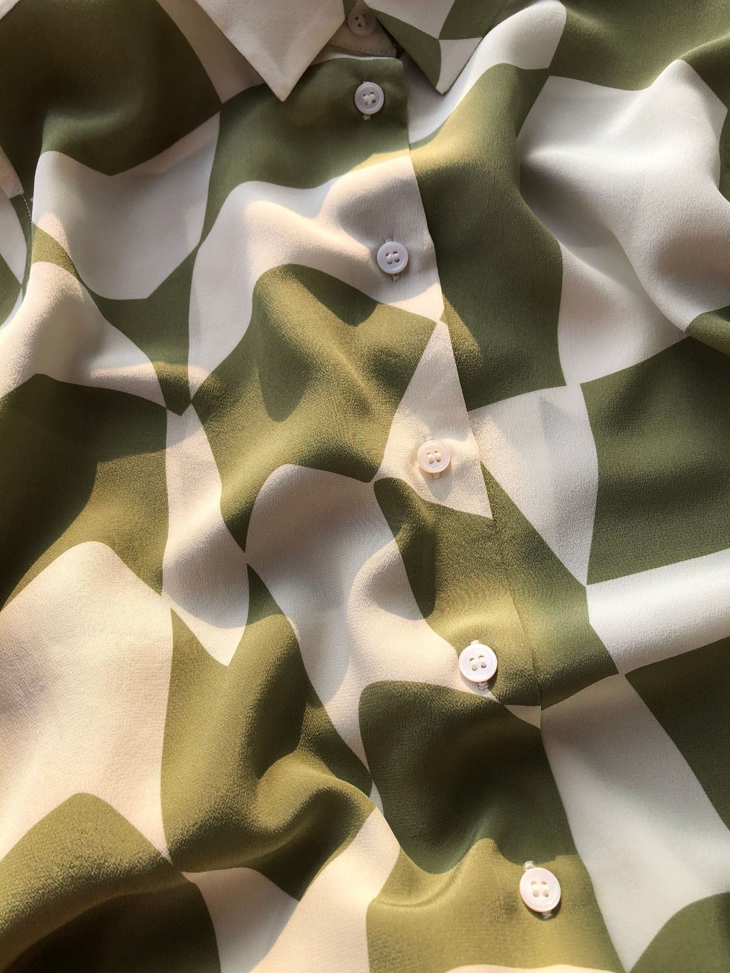 Nonothing |Luxurious real silk shirt in green print