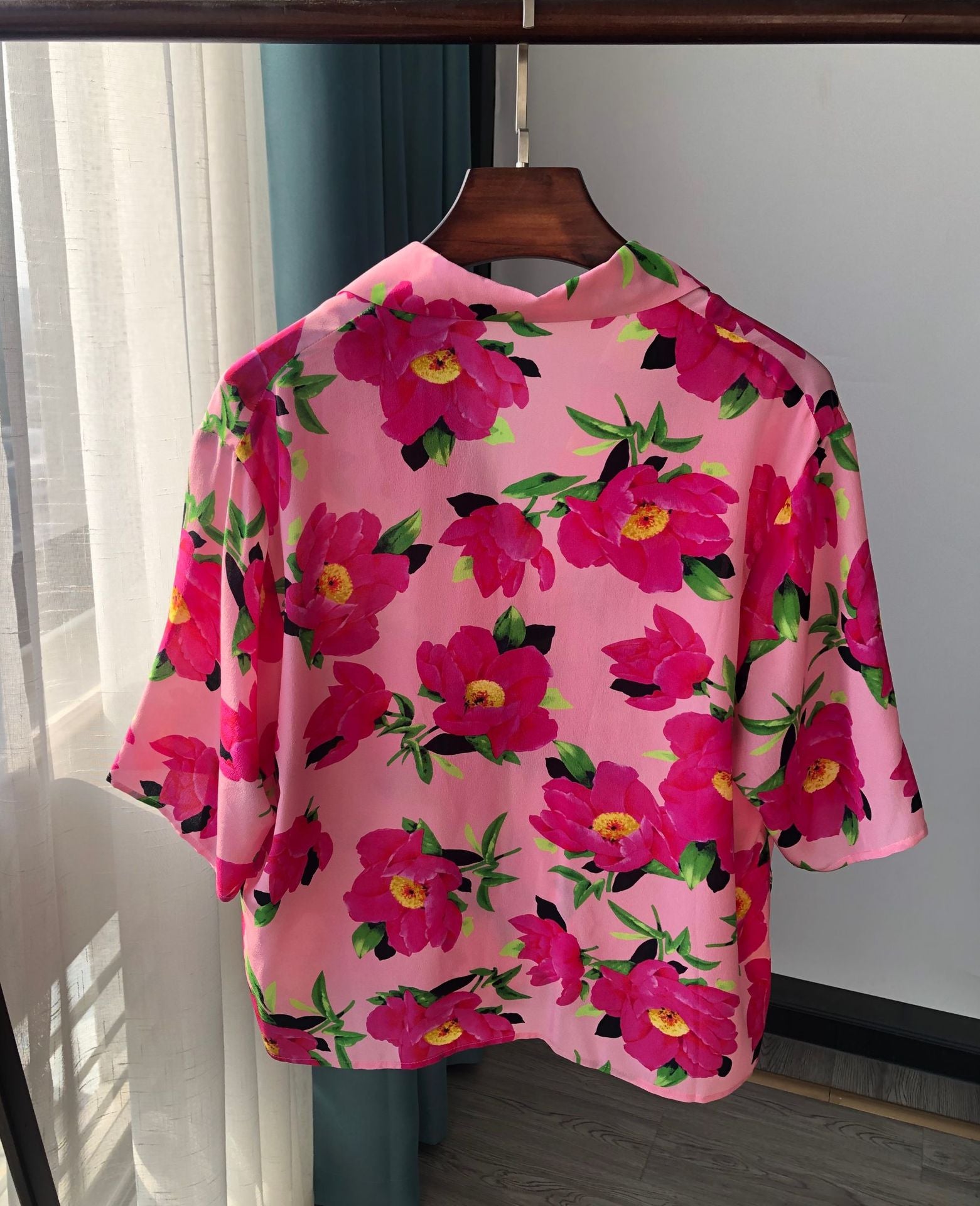 NoNothing | Elegant silk blouse in rose print