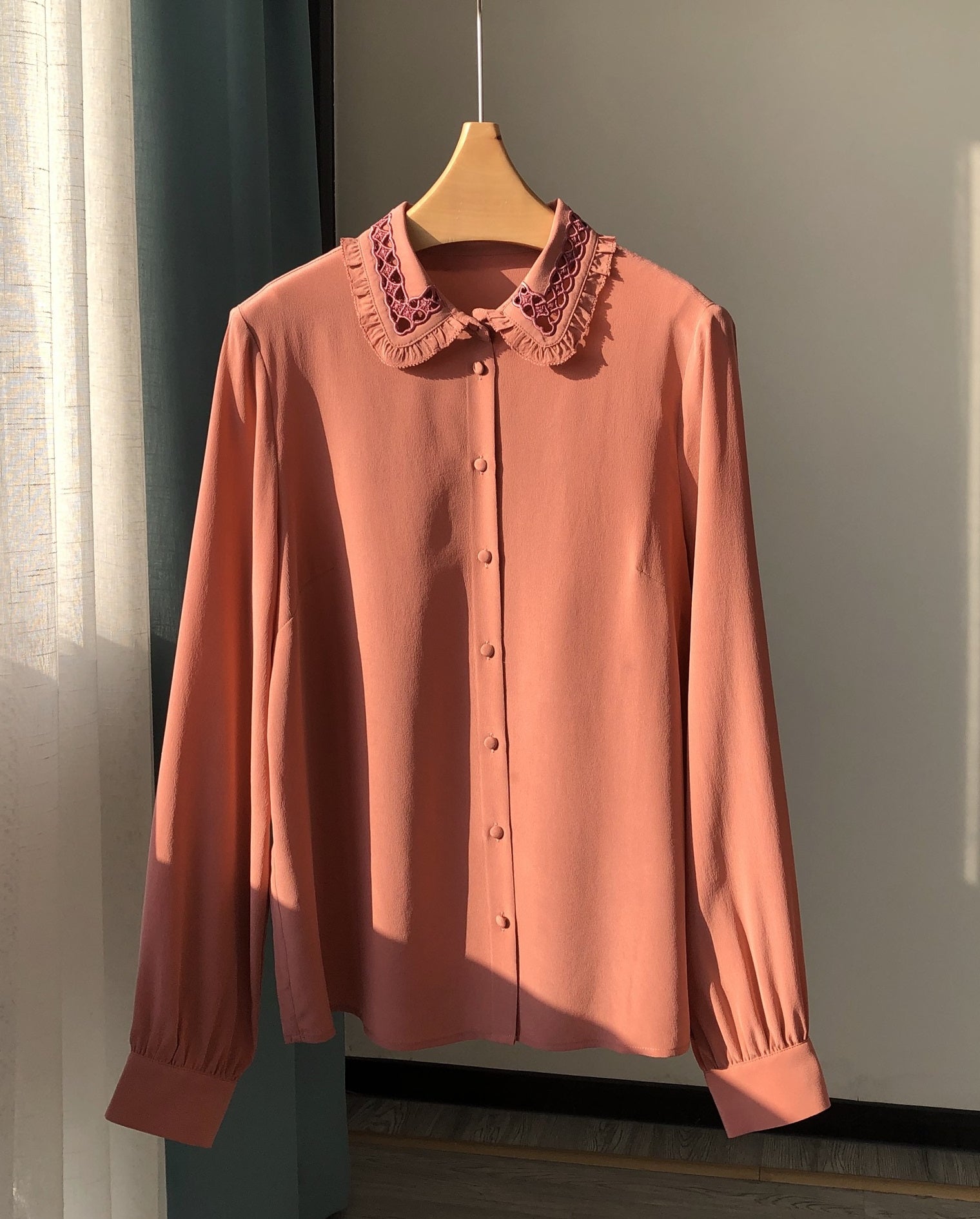 Nonothing |Luxurious silk shirt with embroidery on the collar ( 4 colors )