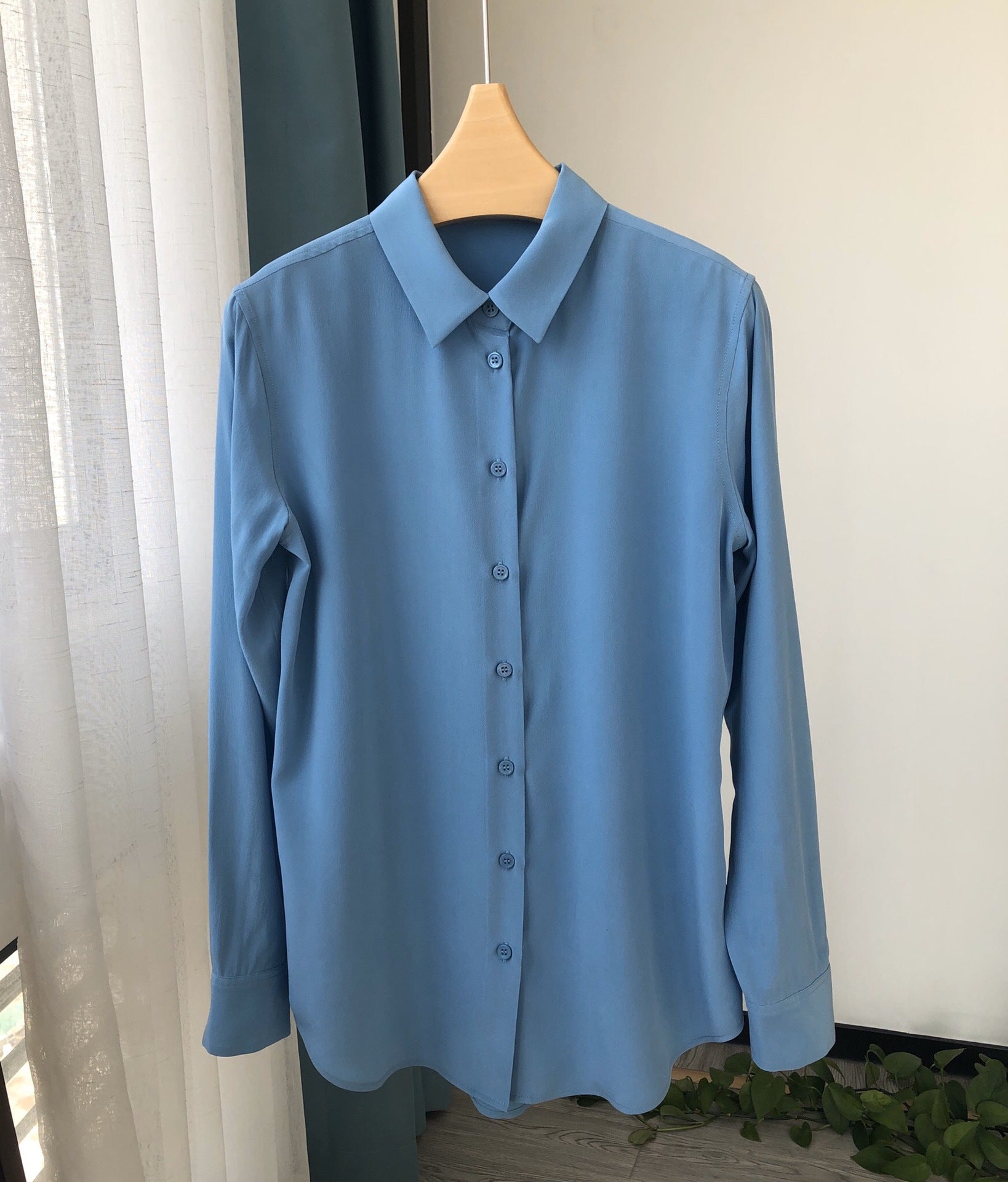 Essential silk blouse ( two colours )
