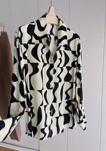 Nonothing| 100% v neck silk shirt in abstract print